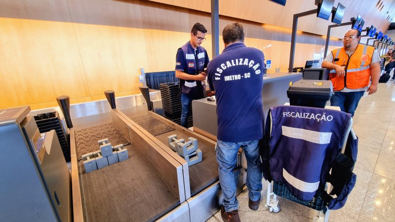 Balan&ccedil;as utilizadas no Aeroporto Internacional de Florian&oacute;polis tem 100% de aprova&ccedil;&atilde;o – Foto: Divulga&ccedil;&atilde;o Imetro / ND