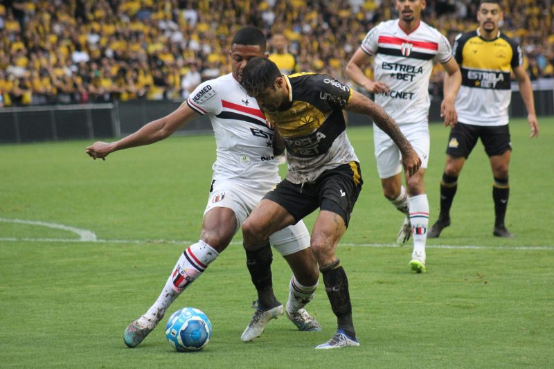 Eder fez o gol do Criciúma no primeiro tempo