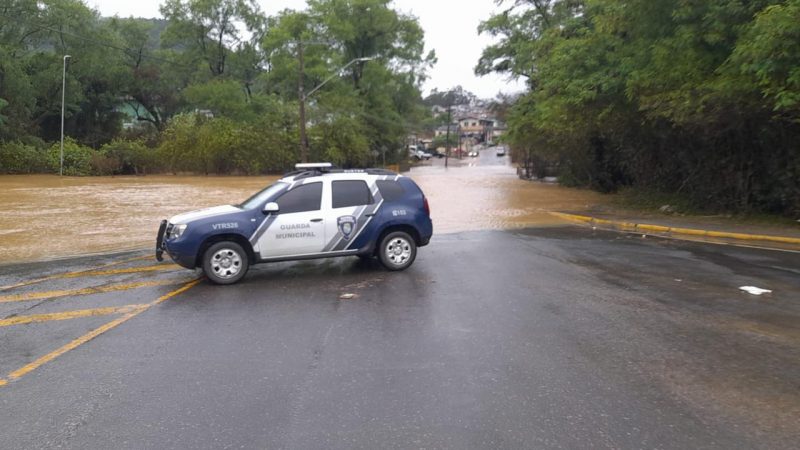 N&iacute;vel do rio Itaja&iacute;-A&ccedil;u em Rio do Sul est&aacute; em 7,16 metros &agrave;s 10h da manh&atilde; desta sexta-feira (3) e cidade j&aacute; vive nova enchente – Foto: Gabriela Szenczuk/Divulga&ccedil;&atilde;o/ND