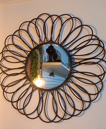 Usando cabos de internet, mulher ensina a deixar a casa ainda mais decorada - Foto: CeliaRosendo/Reprodução/ND