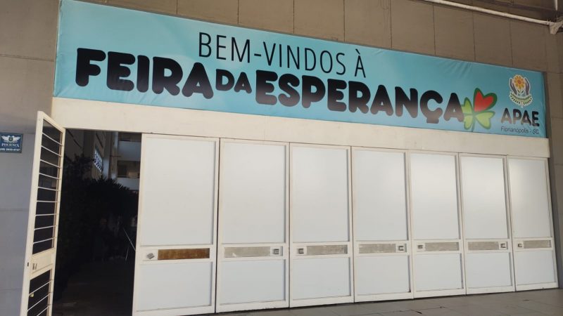 Fachada do evento da Apae Feira da Esperança