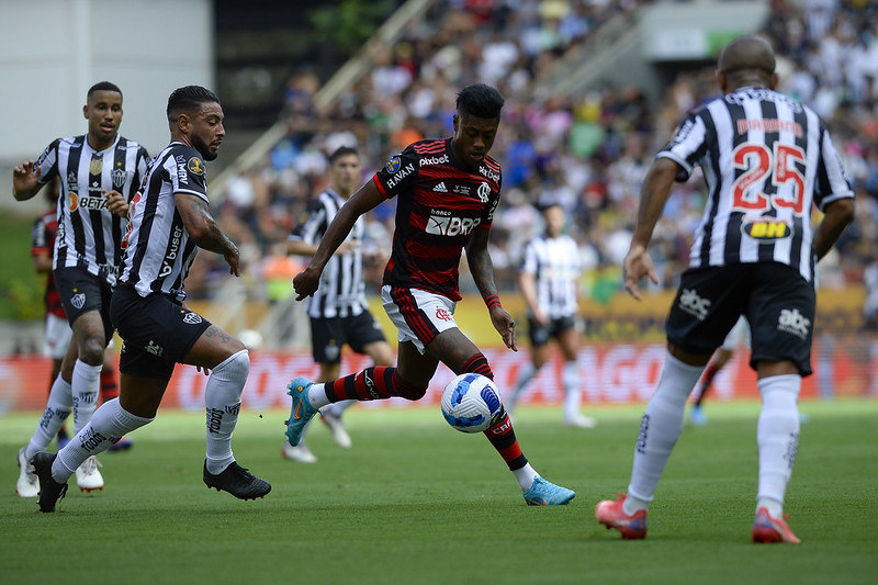 Jogos de hoje: Brasileirão ao vivo na TV (sábado 4/maio)