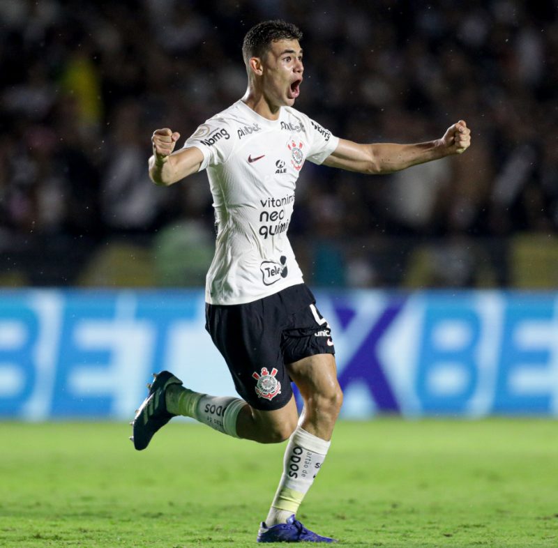 Diretor do PSG vem ao Brasil assistir jogo do Corinthians de olho em  Moscardo; saiba detalhes