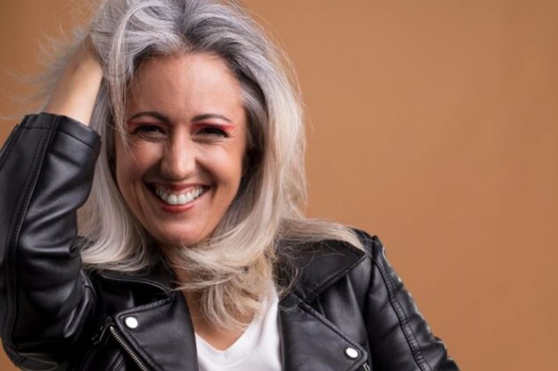 More and more women are getting gray hair – Photo: Freepik/ND