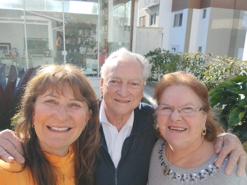 Hamilton com a amiga Suzete e a esposa T&acirc;nia – Foto: Jornal Floripa