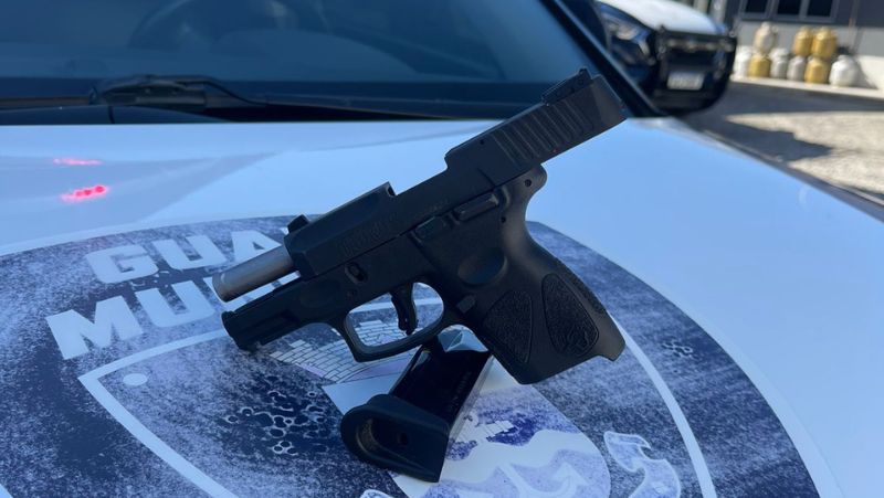 Homem disparou contra o teto para assustador