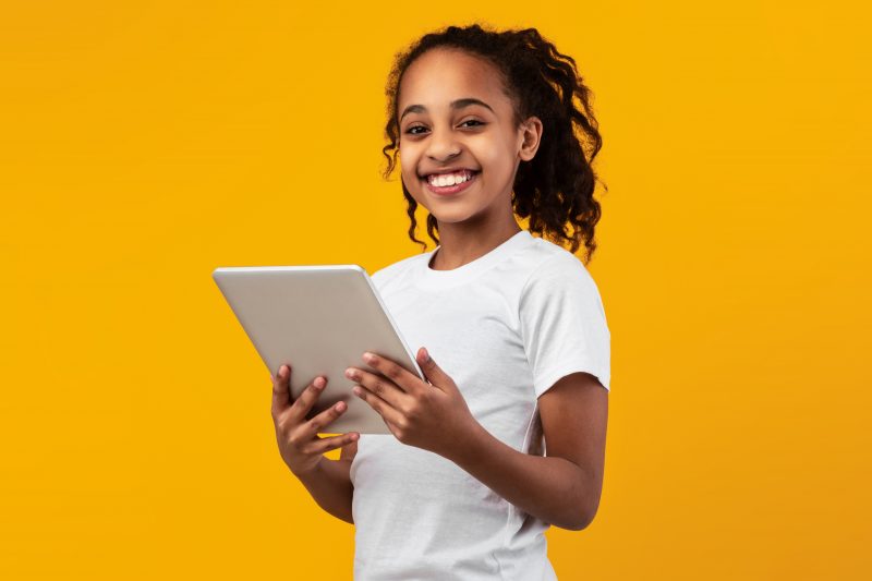 Jogo digital ajuda crianças a aprender português e matemática