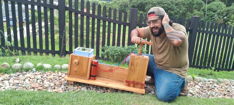 Rodrigo Resende Neves constr&oacute;i m&oacute;veis e enfeites de madeira usando palette e muita criatividade – Foto: Divulga&ccedil;&atilde;o/Reprodu&ccedil;&atilde;o/ND
