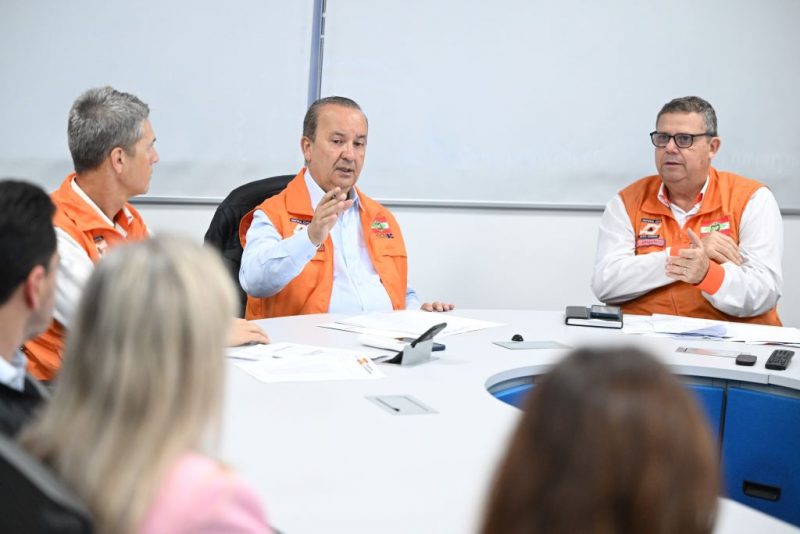 Jorginho Mello se reúne para falar sobre as fortes chuvas 