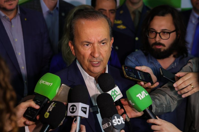 Jorginho Mello divulga medidas 