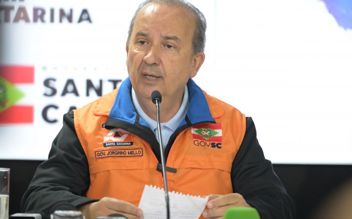 Governador Jorginho Mello avalia prejuízos deixados pelas cheias.