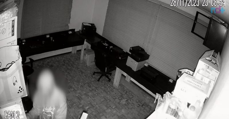 Câmera de segurança mostra ação de ladrão em Blumenau