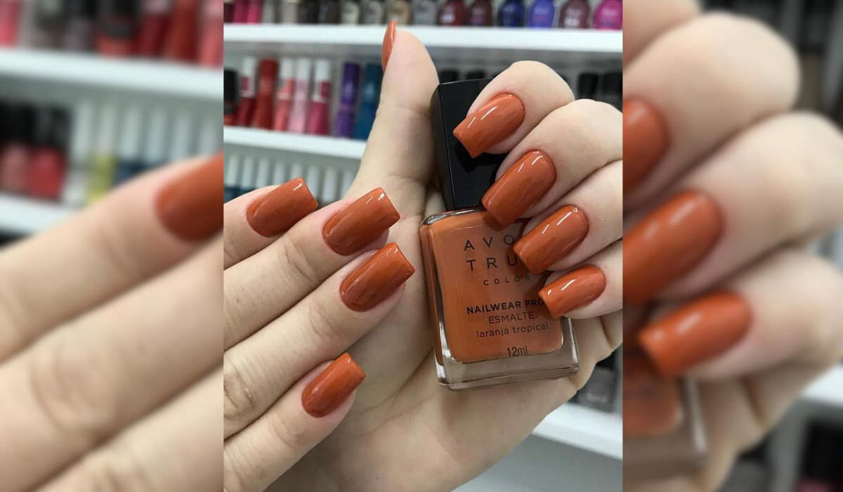 Shaping your nails can also help create a cooler look.  In general, square nails are chosen by strong, courageous women with a leadership profile.  Sexy and urban, they play with the format, combining bright colors that reflect their personality - Reproduction