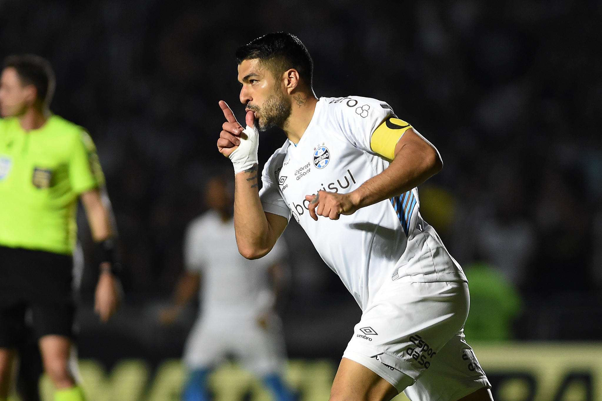 Palmeiras vira sobre o Botafogo em jogo de sete gols e entra de vez na  briga pelo título - Esportes - R7 Futebol