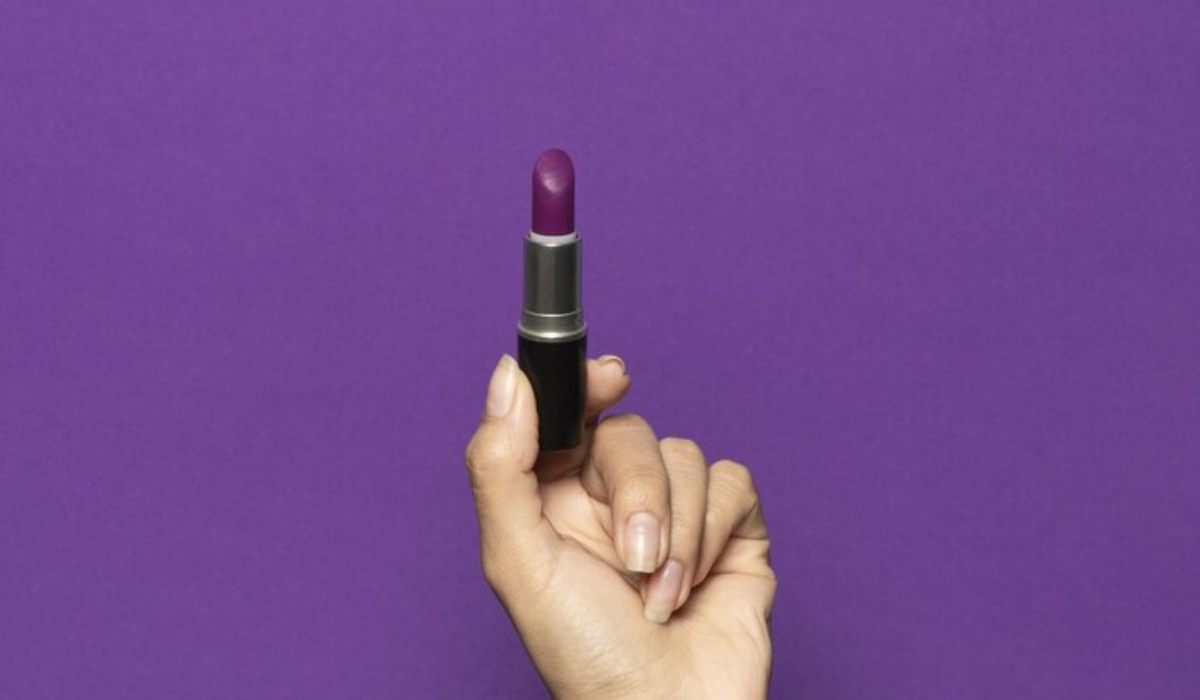 Purple lipsticks, like nail polish, are timeless and never leave the popular female taste - Freepik/Reproduction/ND