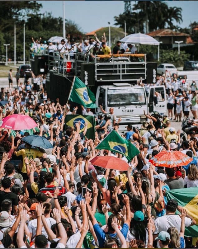 Fiéis na Marcha para Jesus em 2022