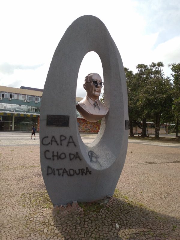 Reitoria anunciou investiga&ccedil;&atilde;o sobre o ato criminoso e restaura&ccedil;&atilde;o do monumento – Foto: Divulga&ccedil;&atilde;o