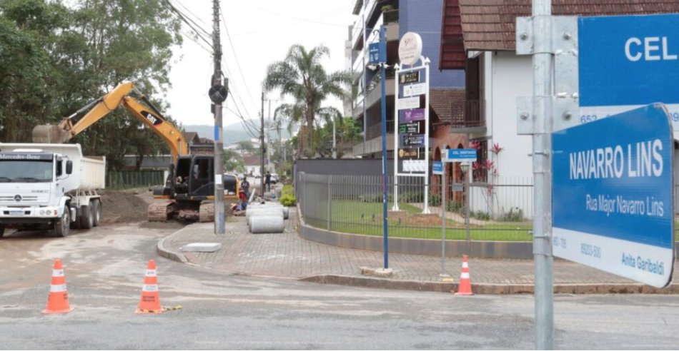 Prefeitura De Joinville Realiza Obras De Drenagem Na Rua Major Navarro Lins