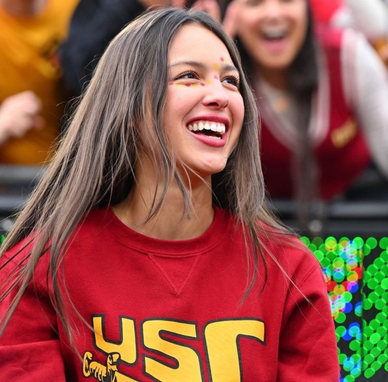 Artista internacional confundida com estudante da UFSC