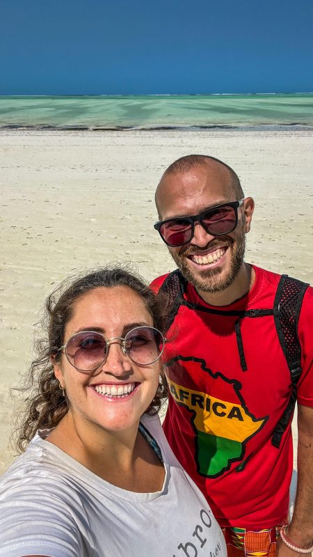 Casal acumula hist&oacute;rias registradas em livro – Foto: Pati e Faraó Zanzibar