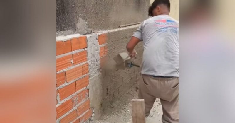 Com um motor acionado por gatilho, pedreiro revela funcionalidade de sua mais nova cria&ccedil;&atilde;o – Foto: YouTube/Divulga&ccedil;&atilde;o/ND
