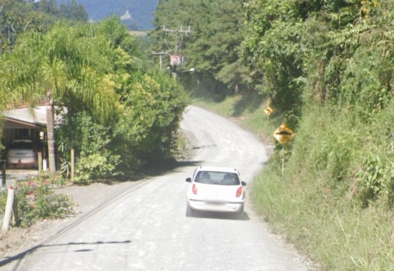 Outra briga, que acabou em balas de borracha, aconteceu em Petrol&acirc;ndia, na Estrada Rio do Jango, nesta segunda-feira (27) – Foto: Google Street View/Divulga&ccedil;&atilde;o/ND