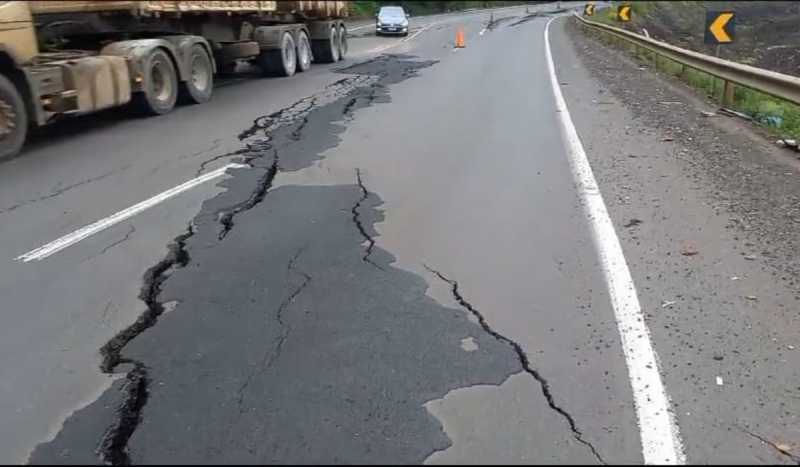 Cracked runway on BR-153 in Santa Catarina may collapse