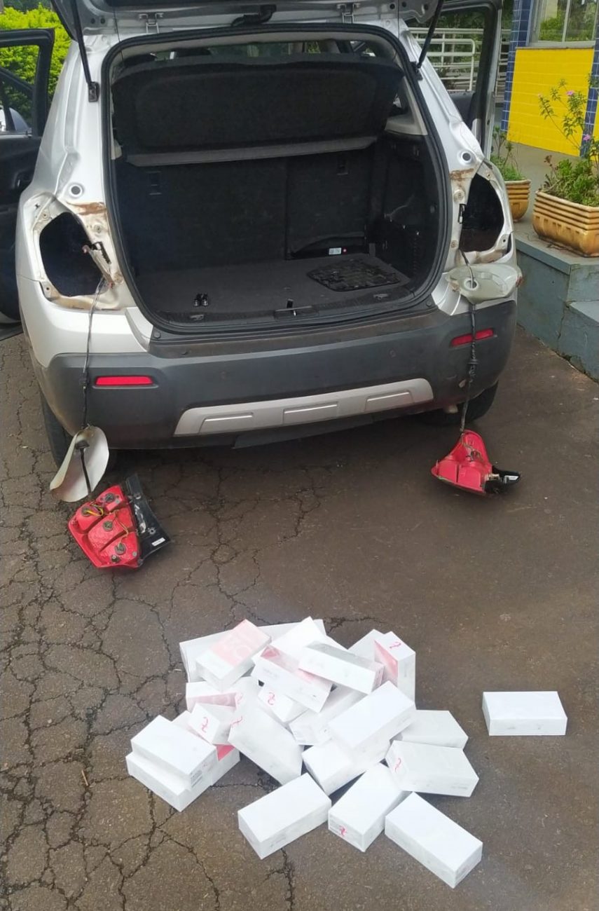 As a result of a joint action by the Russian Federation and the Prime Minister, cell phones hidden in the backs of cars were confiscated.  - PRF/Reproduction/ND