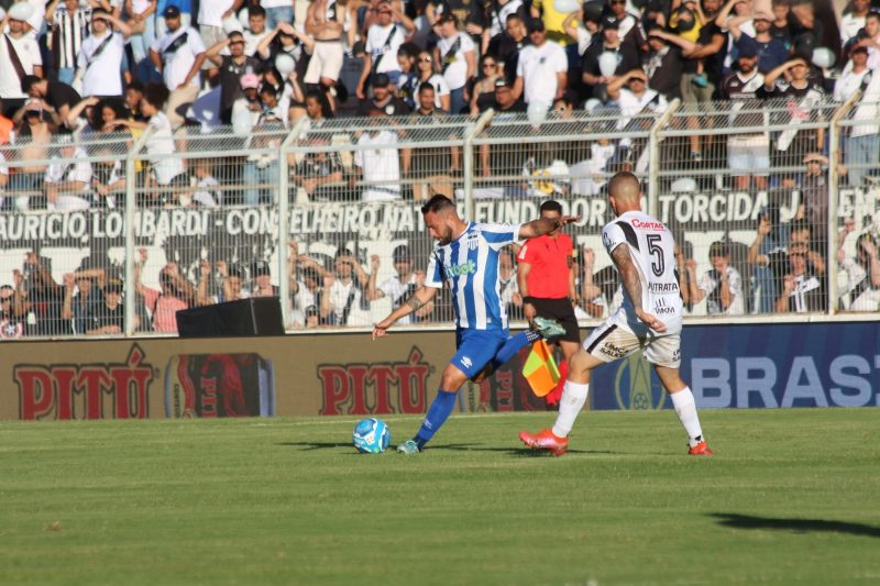 Jogo do Corinthians pode ser cancelado após pênalti não marcado a