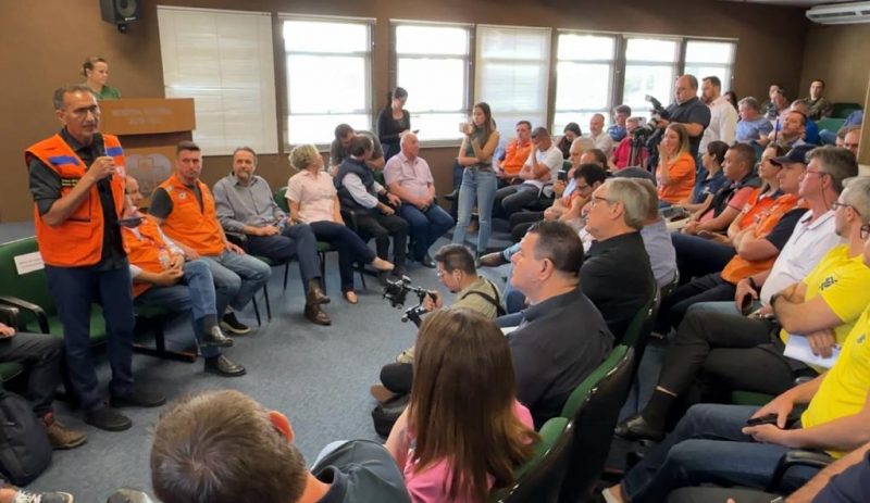 Ministro Waldez Góes visitou as cidades do Alto Vale no sábado (25) para avaliar os estragos causados pelas enchentes 