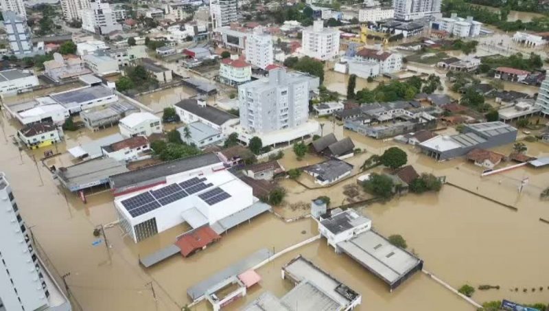 Diversas cidades de Santa Catarina t&ecirc;m sofrido com a forte chuva que castiga o Estado – Foto: Reprodu&ccedil;&atilde;o/ND