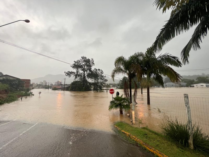 The Budag area of ​​Rio do Sul experienced severe flooding this Friday, causing damage (17) – Photo: Gabriela Schenchuk/NDTV