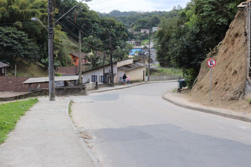 Importante obra é realizada na Rua Araranguá Blumenau