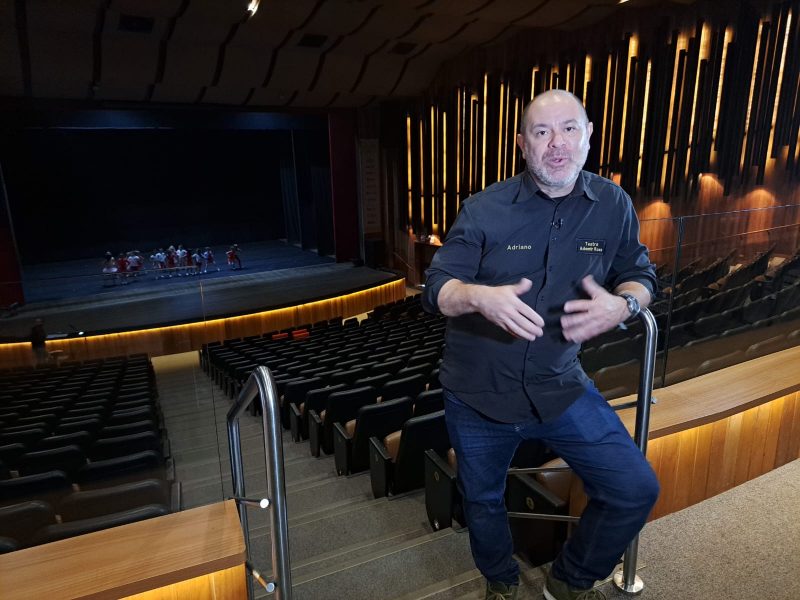 Diretor do Teatro da Ubro (União Beneficente Recreativa Operária), Adriano Dutra