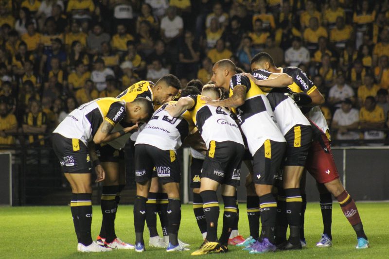 Criciúma vence jogando em casa e garante acesso à Série A do Brasileirão