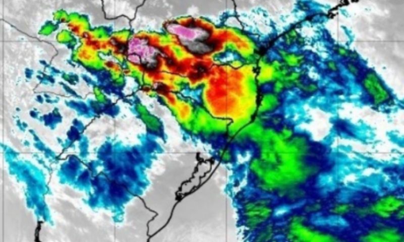 Imagem de sat&eacute;lite mostra a atua&ccedil;&atilde;o do tornado em Cunha Por&atilde; – Foto: Defesa Civil/ND