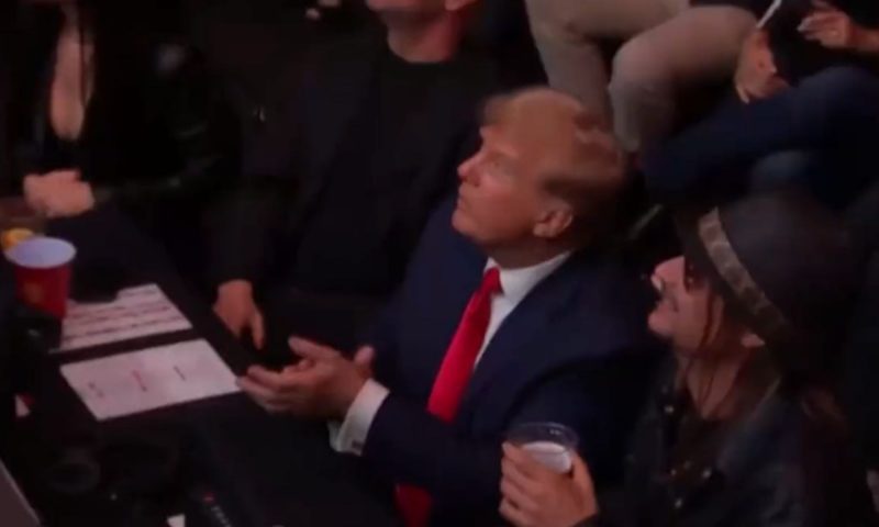 Trump se rendeu à performance do brasileiro neste UFC 295