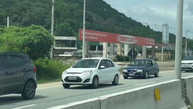 Tr&acirc;nsito intenso foi registrado na Ilha de Santa Catarina, tamb&eacute;m no s&aacute;bado (18) – Foto: Redes Sociais/Reprodu&ccedil;&atilde;o/ND