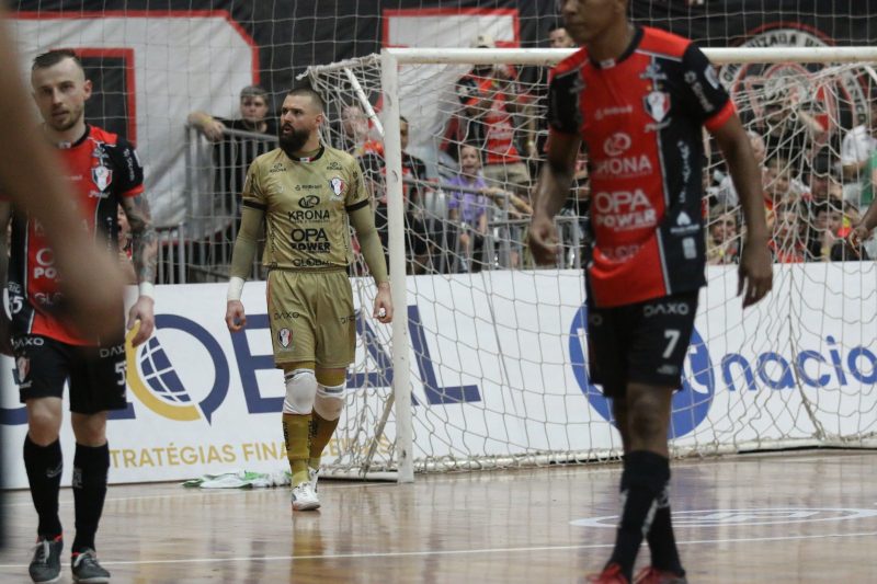 Willian fechou o gol para evitar a prorroga&ccedil;&atilde;o – Foto: Juliano Schmidt/JEC Futsal/Divulga&ccedil;&atilde;o/ND