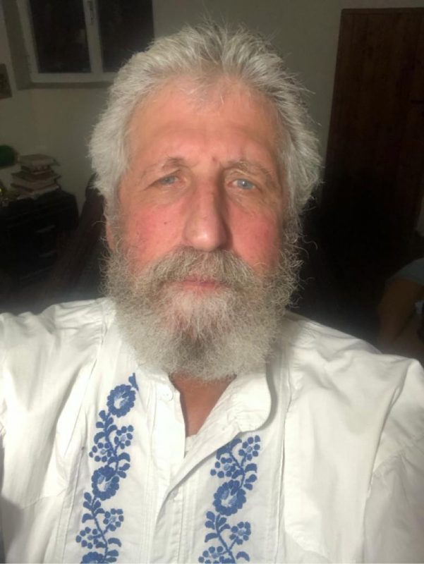 Na foto, empresário que produz maçãs em SC 