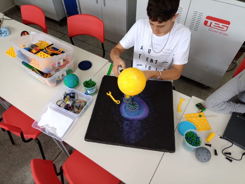 Gabriel Steuernagel foi o responsável por unir os conhecimentos em Ciências e robótica, automatizando o Sistema Solar