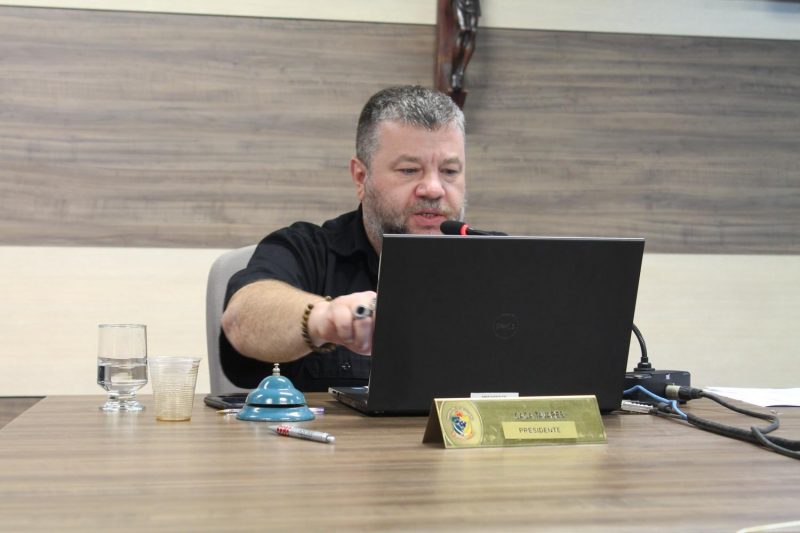 Presidente da C&acirc;mara de Brusque, Cac&aacute; Tavares, defendeu modalidade art&iacute;stica do grafite – Foto: C&acirc;mara de Brusque/Reprodu&ccedil;&atilde;o