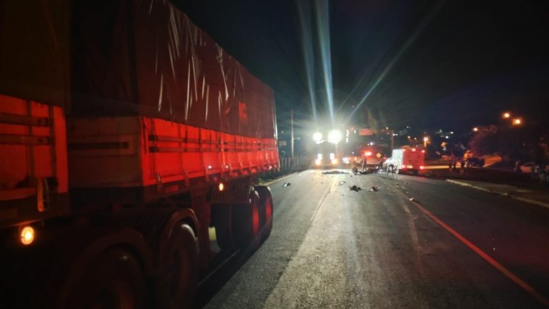 Motociclista teria atingido caminhão abruptamente em Chapecó 