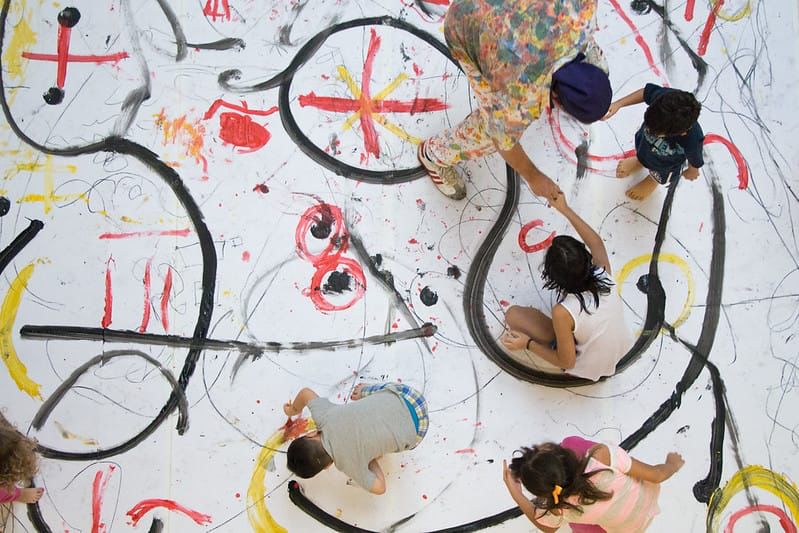 o performer espanhol Ieltxu Ortueta estar&aacute; nessa semana em Itaja&iacute; para ministrar oficinas para crian&ccedil;as no projeto Arte e Comunidade – Foto: Divulga&ccedil;&atilde;o