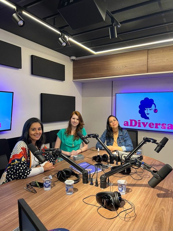 Podcast aDiversa reúne benzedeira e astróloga 