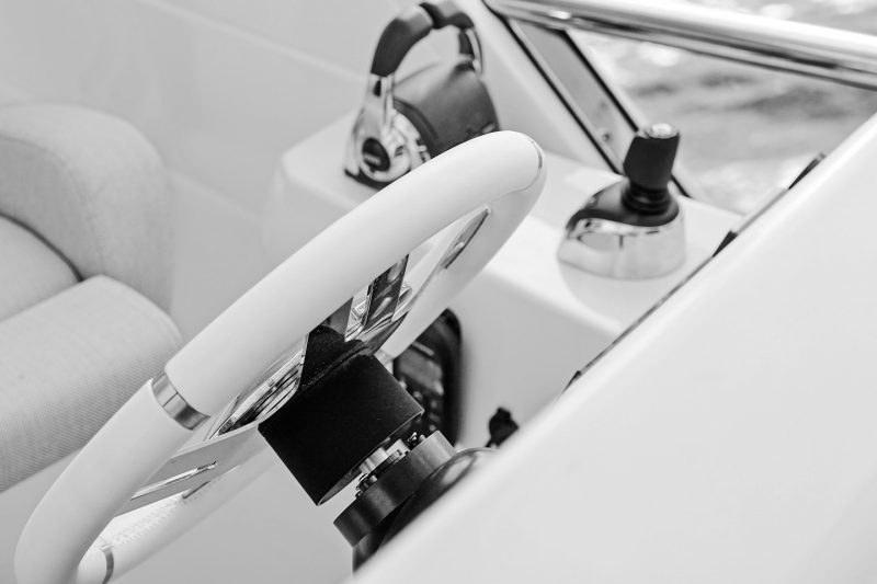 Detalhes da embarca&ccedil;&atilde;o escolhida por jogador para a esposa – Foto: Azimut/Reprodu&ccedil;&atilde;o