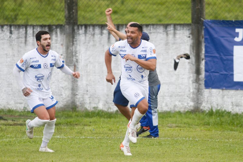 Jogadores do Náutico comemorando