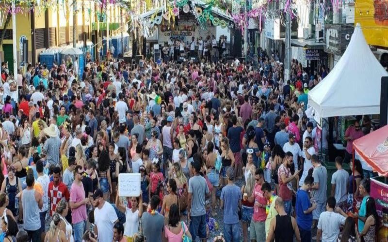 Dia de shows no Carnaval no Mercado Público de Itajaí