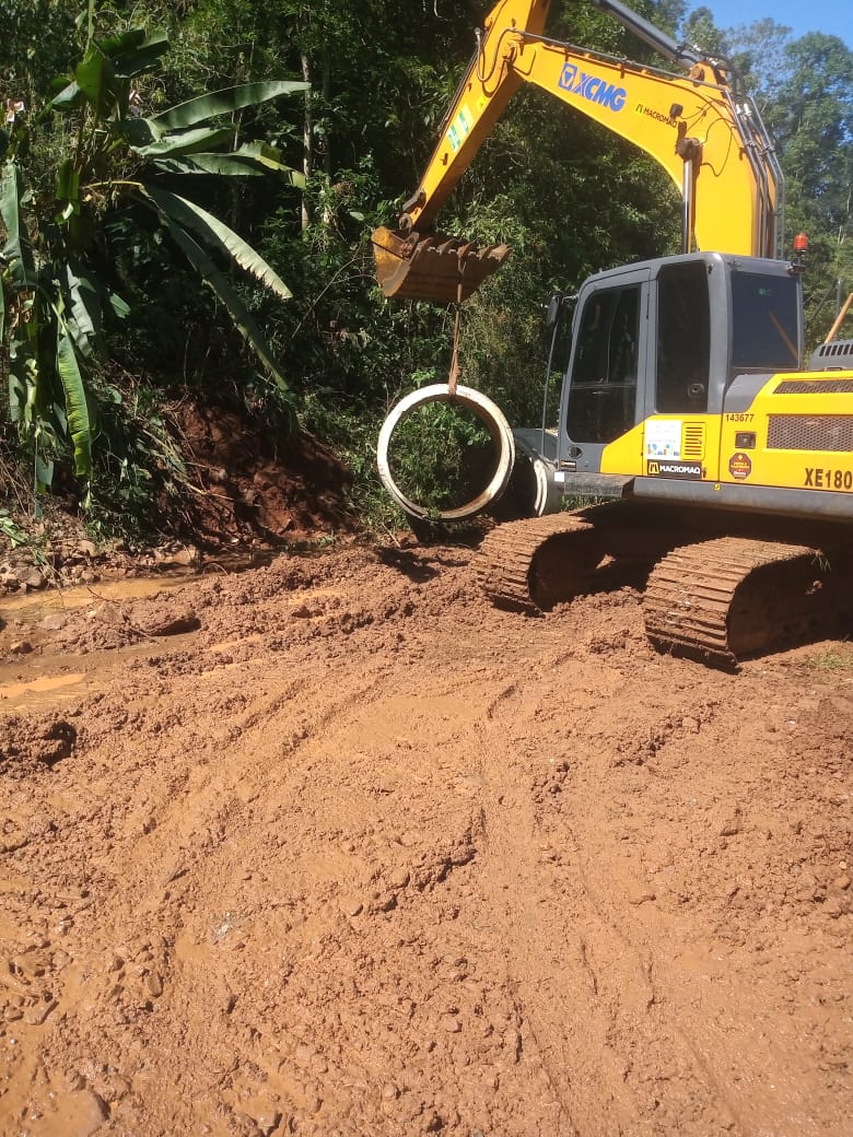 After heavy rains in Chapeco, District Superintendent Marechal Borman is working to repair damaged roads - PMC/Reproduction/ND
