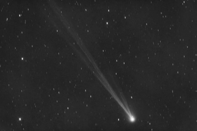 A photograph of Comet Nishimura as seen from Brazil in September 2023.